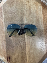 Load image into Gallery viewer, Aviator Sunglasses
